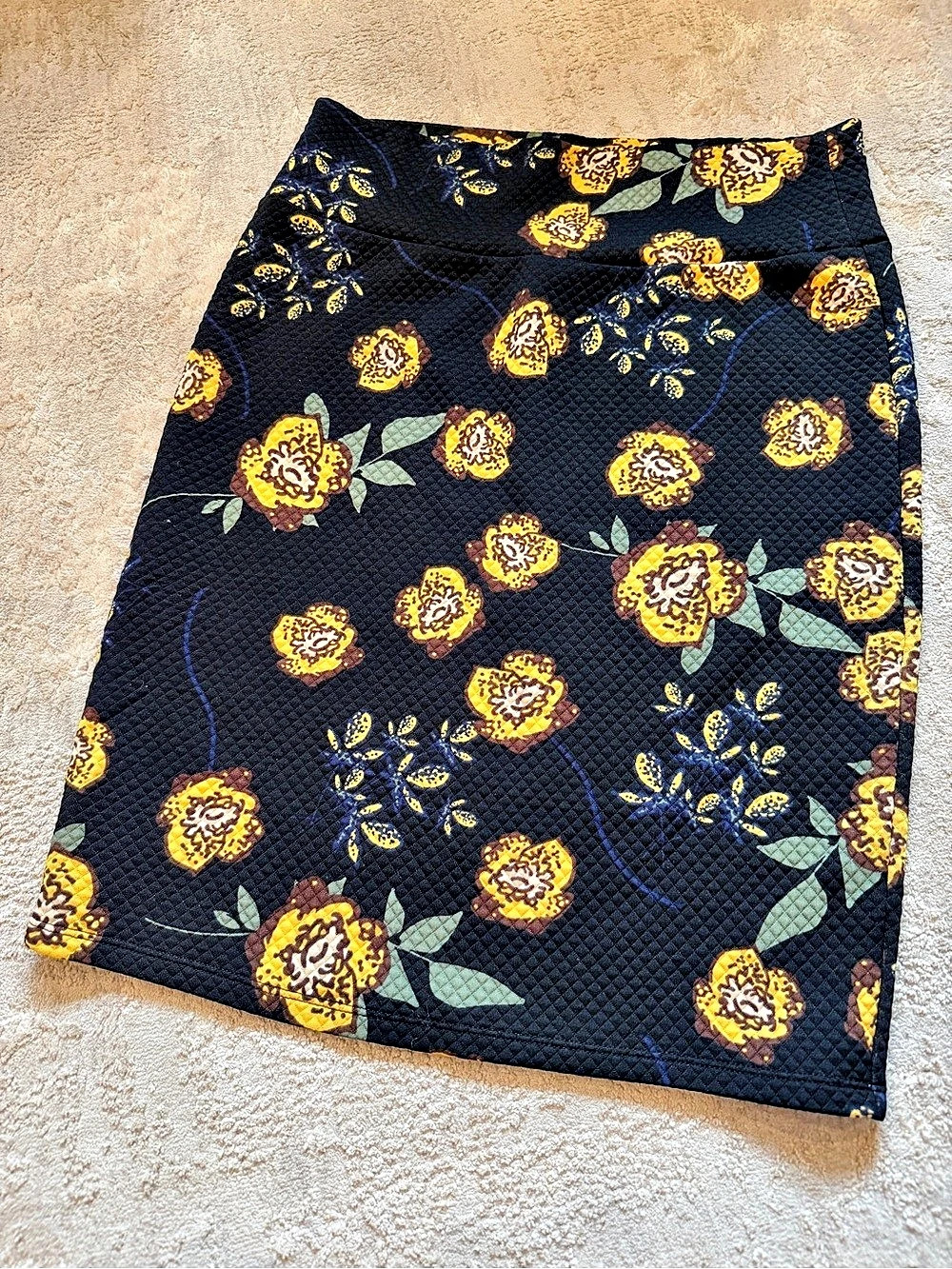 LuLaRoe Cassie Floral Pencil Skirt Black & Yellow Medium